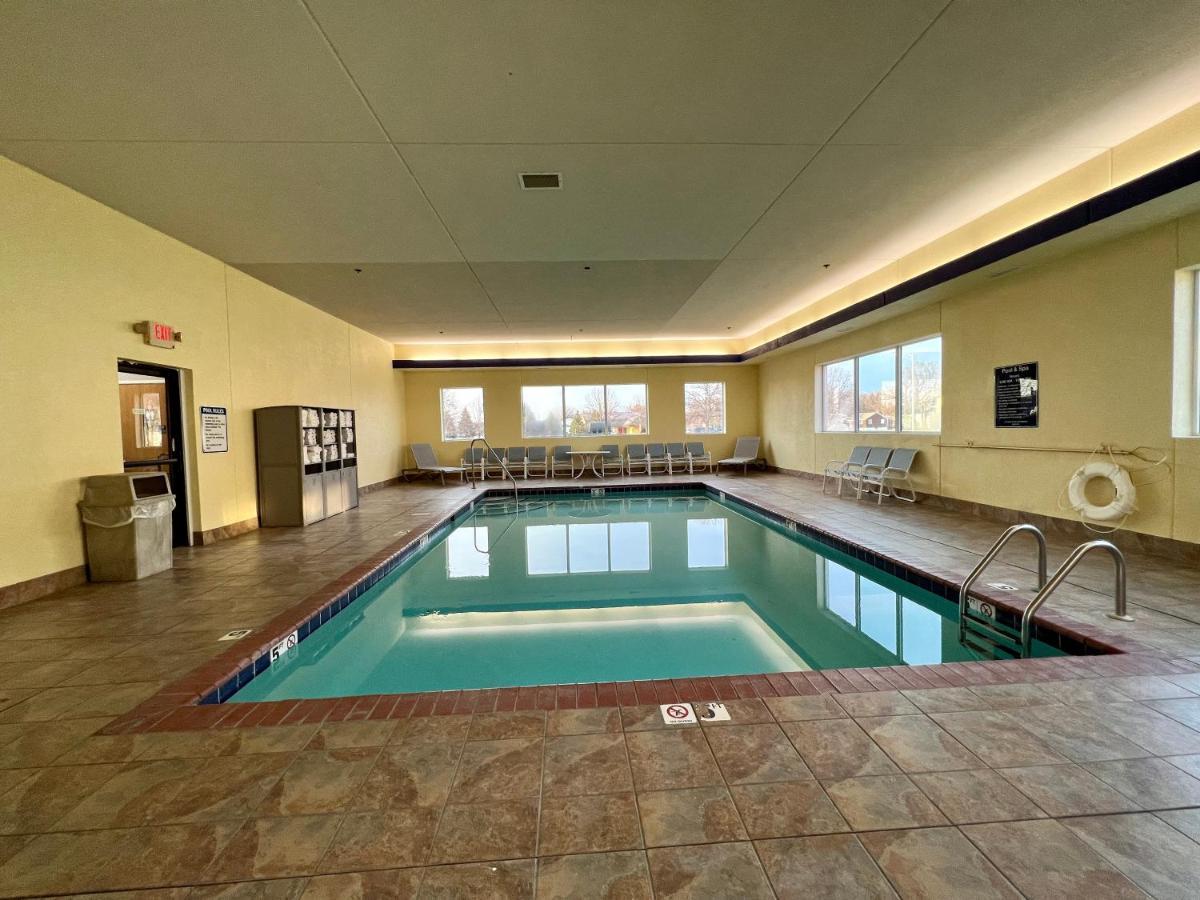 Reston Inn & Suites Spencer Экстерьер фото