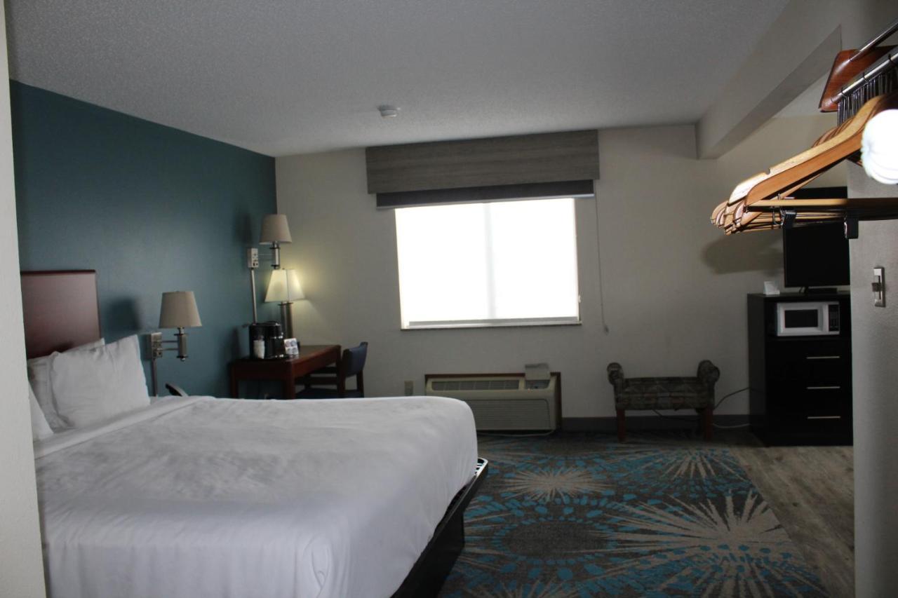 Reston Inn & Suites Spencer Экстерьер фото