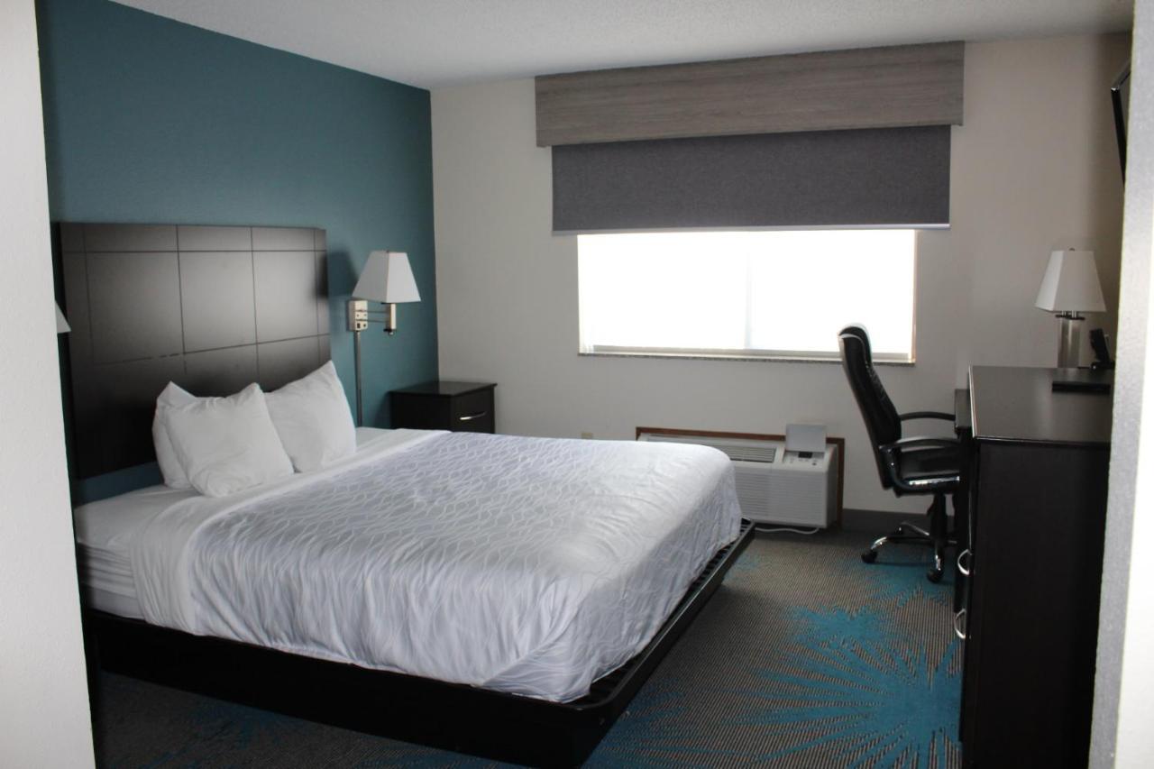 Reston Inn & Suites Spencer Экстерьер фото