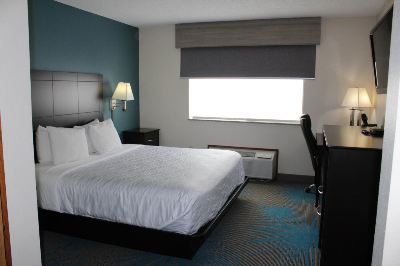 Reston Inn & Suites Spencer Экстерьер фото