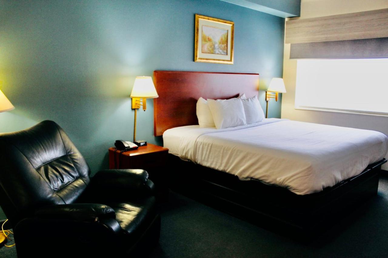 Reston Inn & Suites Spencer Экстерьер фото